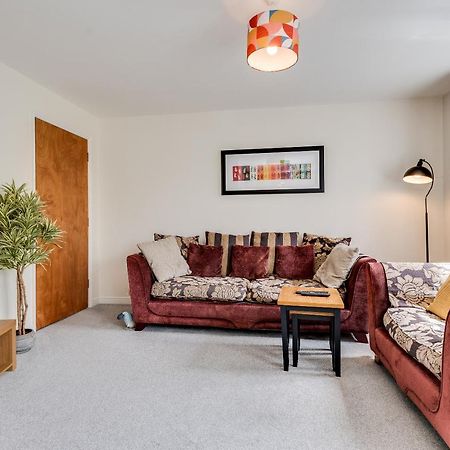Modern 2 Bedroom Apartment In Popular Jericho !!! Oxford Exterior photo