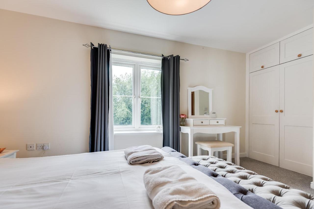 Modern 2 Bedroom Apartment In Popular Jericho !!! Oxford Exterior photo