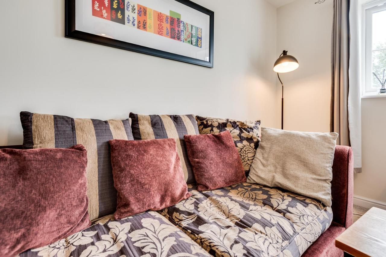 Modern 2 Bedroom Apartment In Popular Jericho !!! Oxford Exterior photo