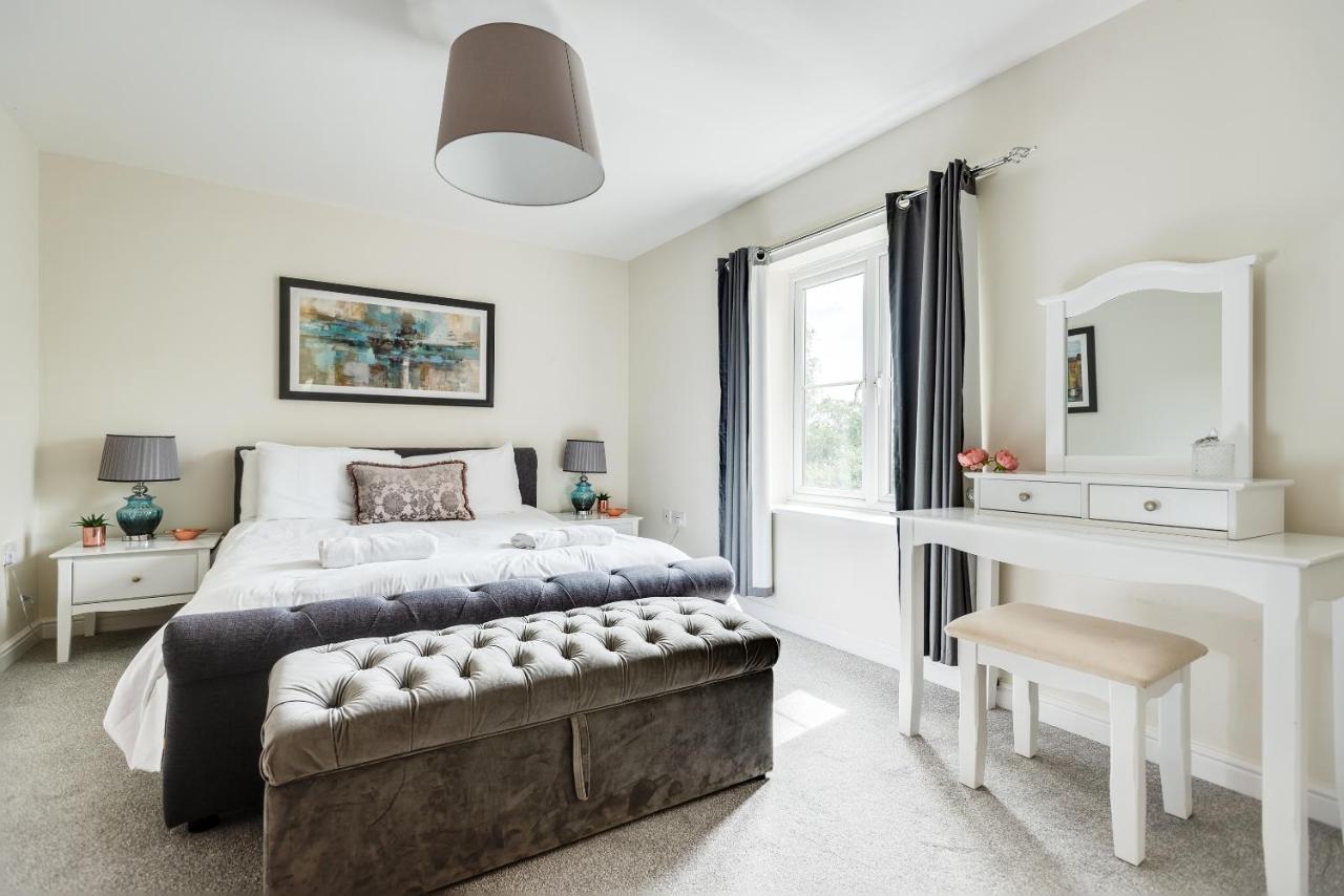 Modern 2 Bedroom Apartment In Popular Jericho !!! Oxford Exterior photo